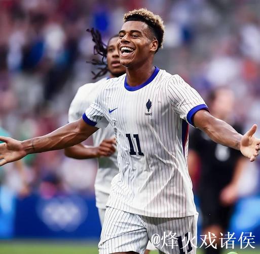 法甲-杜埃长距离奔袭 巴黎圣日耳曼3-2力克梅斯